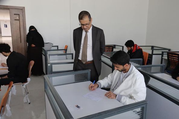 جامعة الرشيد الذكية تدشن اختبارات الفصل الأول للعام الجامعي  2021 - 2022.